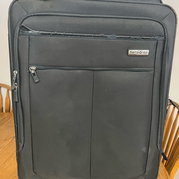 Ultra-lightweight Spinner Luggage - Picture 2 of 5